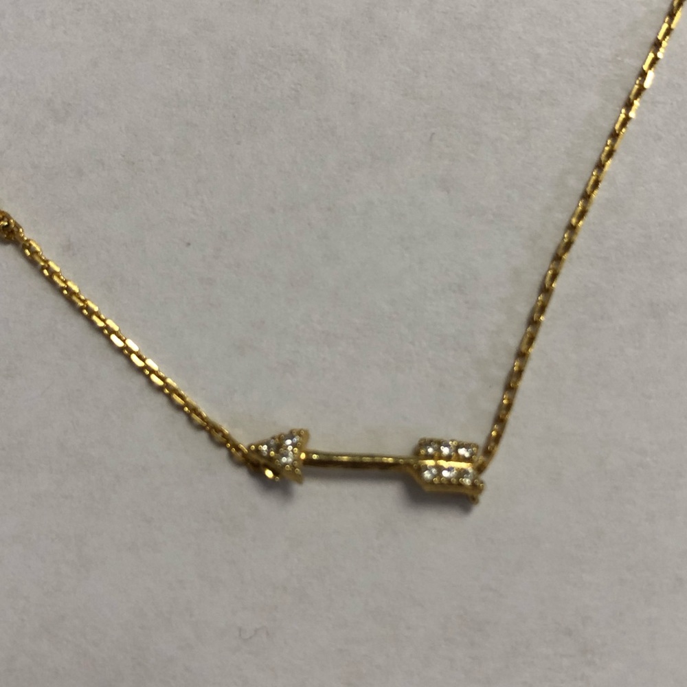 Dainty arrow necklace!